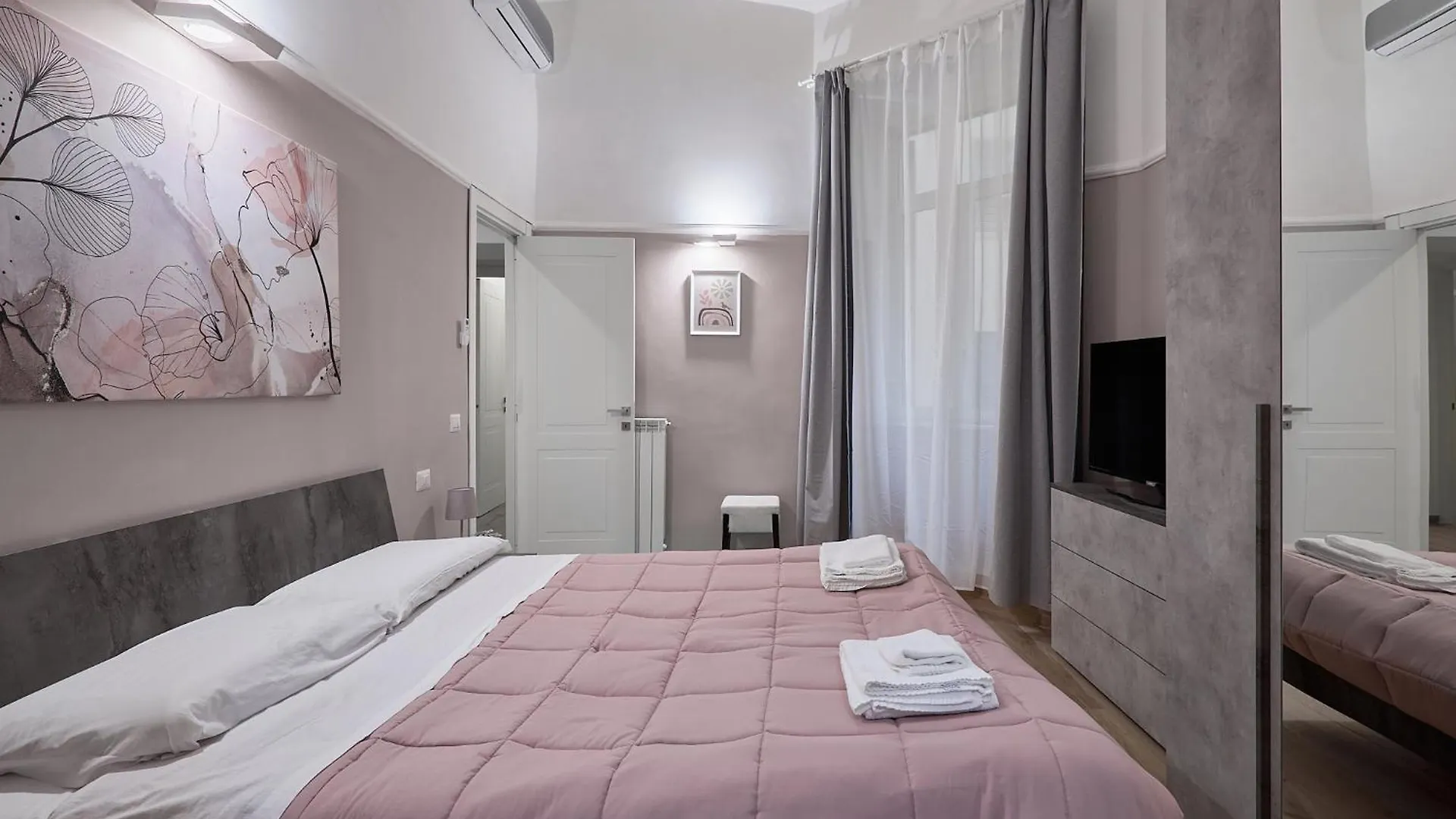 Casa Pallini Luxury Apartment Rome 0*,  Italy